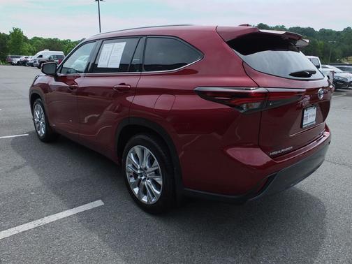 Ruby Flare Pearl 2026 Toyota Highlander Limited