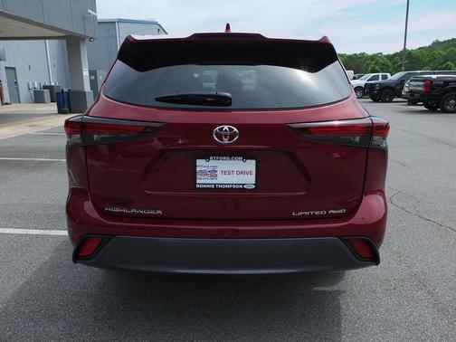 Ruby Flare Pearl 2026 Toyota Highlander Limited