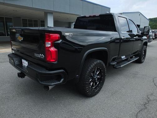 Black 2022 Chevrolet Silverado 2500 High Country