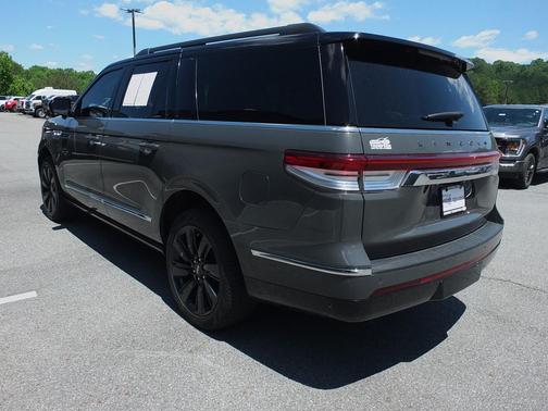 Chroma Caviar Dark Gray Metallic Clearcoat 2022 Lincoln Navigator Black Label