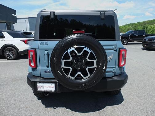 Area 51 2022 Ford Bronco Outer Banks