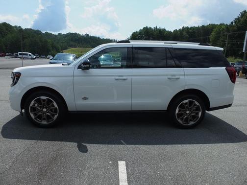 Star White Metallic Tri-Coat 2027 Ford Expedition King Ranch
