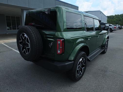 Green Metallic 2025 Ford Bronco Outer Banks