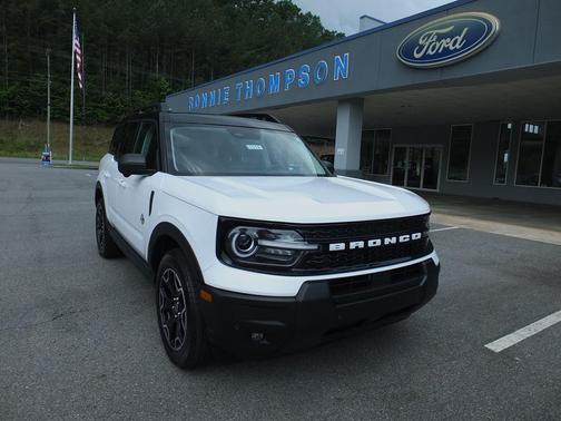 Oxford White 2025 Ford Bronco Sport Outer Banks