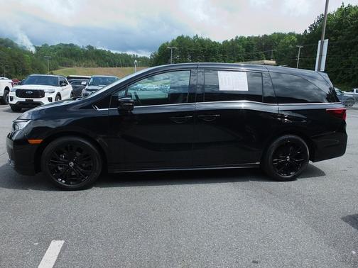 Crystal Black Pearl 2025 Honda Odyssey Sport-L
