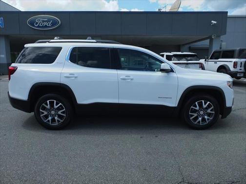 2023 GMC Acadia AWD SLT