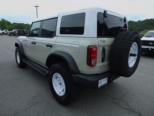 Desert Sand 2026 Ford Bronco Heritage Edition