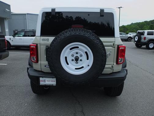 Desert Sand 2026 Ford Bronco Heritage Edition