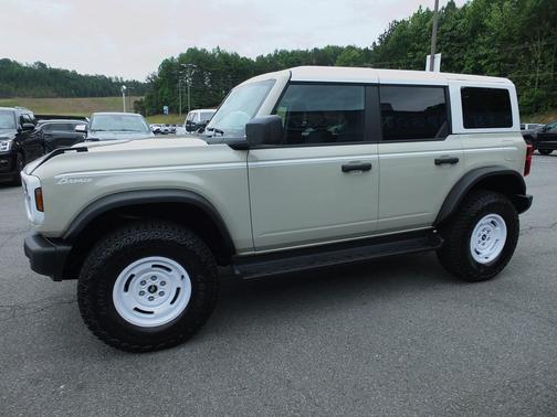 Desert Sand 2026 Ford Bronco Heritage Edition
