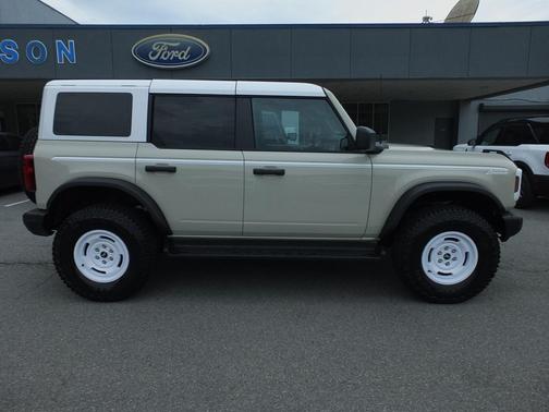 Desert Sand 2026 Ford Bronco Heritage Edition