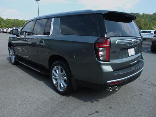 2023 Chevrolet Suburban 4WD High Country