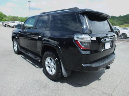 Midnight Black Metallic 2017 Toyota 4Runner SR5