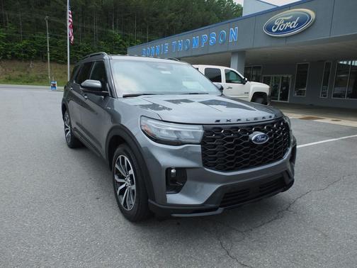 Carbonized Gray Metallic 2025 Ford Explorer ST-Line