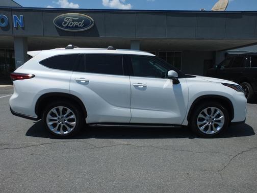 Blizzard Pearl 2020 Toyota Highlander Limited