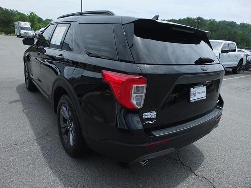Agate Black Metallic 2022 Ford Explorer XLT