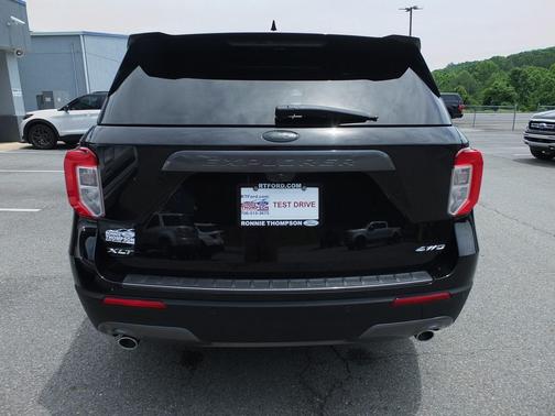 Agate Black Metallic 2022 Ford Explorer XLT