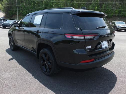 Diamond Black Crystal Pearlcoat 2023 Jeep Grand Cherokee L Altitude