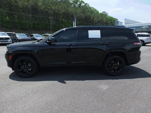 Diamond Black Crystal Pearlcoat 2023 Jeep Grand Cherokee L Altitude