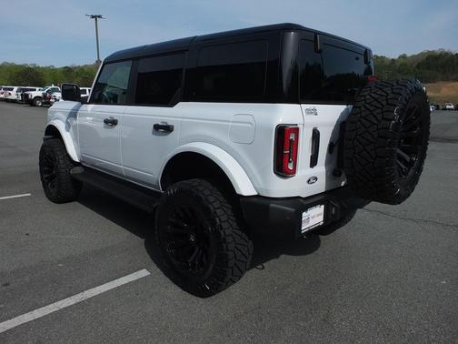 Oxford White 2026 Ford Bronco Outer Banks
