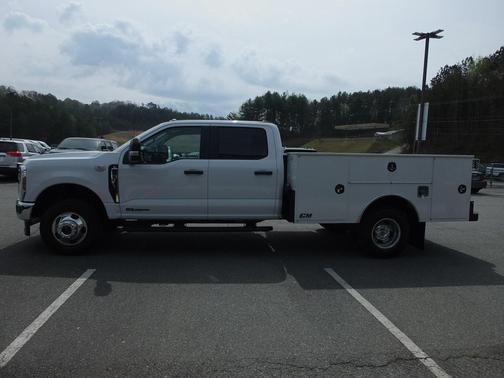 Oxford White 2026 Ford F-350 XL