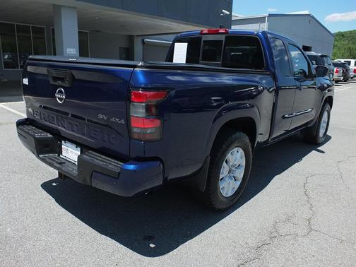 Deep Blue Pearl 2022 Nissan Frontier SV