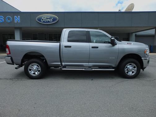 Billet Silver Metallic Clearcoat 2024 RAM 2500 Big Horn Crew Cab 4x4 6'4' Box