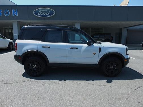 Space White Metallic 2026 Ford Bronco Sport Badlands