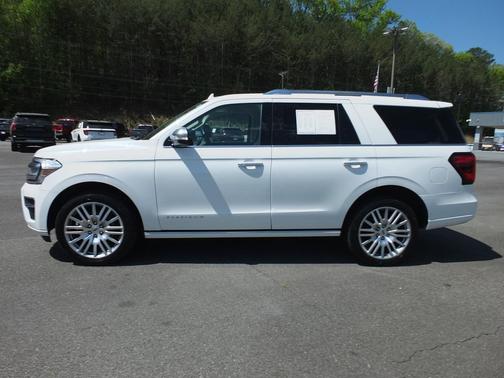 Star White Metallic Tri-Coat 2023 Ford Expedition Platinum