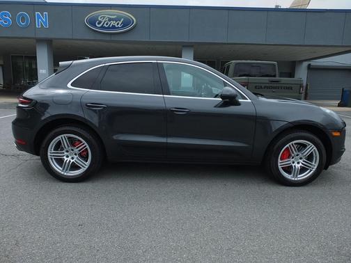 Black 2020 Porsche Macan Macan