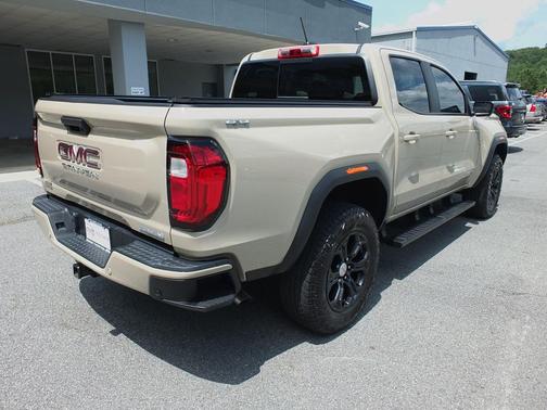Desert Sand Metallic 2024 GMC Canyon Elevation