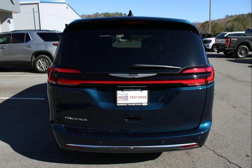 2025 Chrysler Pacifica L