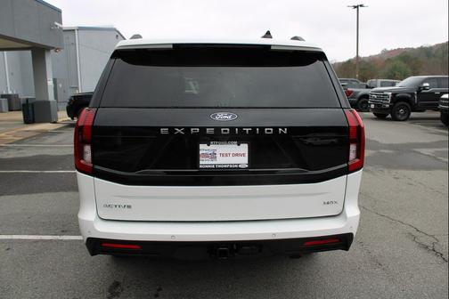 2025 Ford Expedition Max Active 4x4