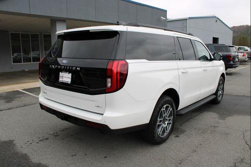 2025 Ford Expedition Max Active 4x4