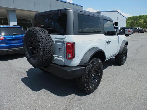 Avalanche Gray 2026 Ford Bronco Base
