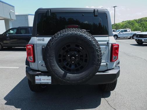 Avalanche Gray 2026 Ford Bronco Base