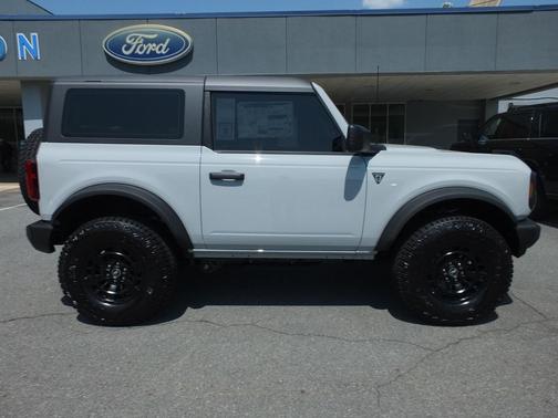 Avalanche Gray 2026 Ford Bronco Base