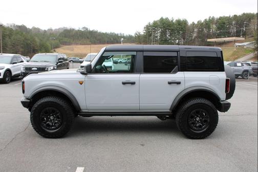 Avalanche Gray 2026 Ford Bronco Badlands