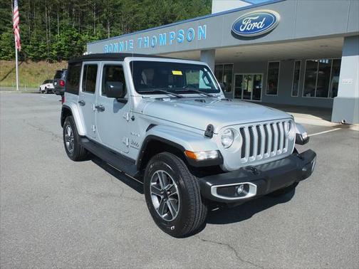 2023 Jeep Wrangler 4-Door Sahara 4x4