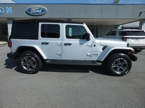2023 Jeep Wrangler 4-Door Sahara 4x4