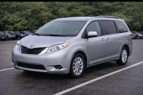 2014 Toyota Sienna LE