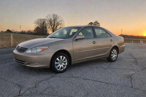 2004 Toyota Camry LE