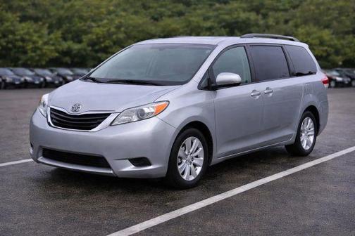2014 Toyota Sienna LE