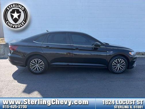 Deep Black Pearl 2021 Volkswagen Jetta 1.4T R-Line