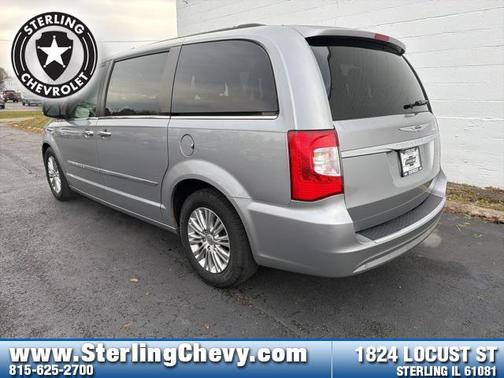 2015 Chrysler Town & Country Touring-L