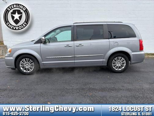 2015 Chrysler Town & Country Touring-L