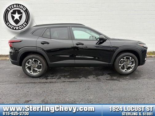 Mosaic Black Metallic 2026 Chevrolet Trax LT