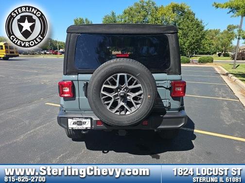 2024 Jeep Wrangler 4-Door Sahara 4x4