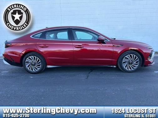 2025 Hyundai SONATA Hybrid SE