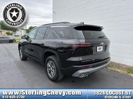 Mosaic Black Metallic 2026 Chevrolet Traverse LT