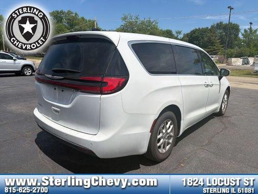 Bright White Clearcoat 2023 Chrysler Pacifica Touring L